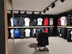 Bouncewear Luxembourg in Luxembourg, Luxembourg Canton | Sportswear - Rated 4.7