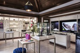 Carlo Milano in Bahamas, New Providence Island | Accessories - Rated 5
