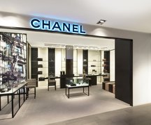 Chanel in Switzerland, Canton of Geneva | Clothes - Country Helper