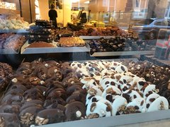Chocolaterie Spegelaere in Belgium, Flemish Region | Sweets - Country Helper