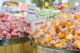 Cousin's Candy Shop in USA, California | Sweets - Country Helper