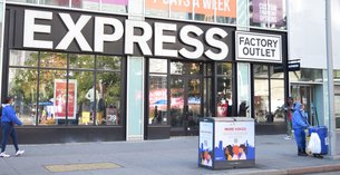Express Factory Outlet in USA, New York | Shoes,Clothes,Swimwear,Sportswear - Country Helper