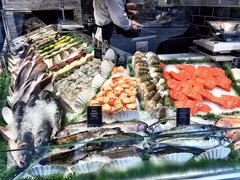 Fishmonger Dome in France, Ile-de-France | Seafood - Country Helper
