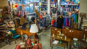 Fremont Vintage Mall | Home Decor,Clothes,Accessories - Rated 4.5