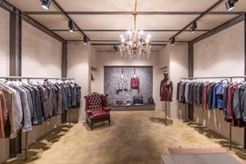 Garrett Store Firenze in Italy, Tuscany | Clothes - Country Helper
