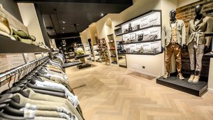 Luis Trenker Shop Salzburg in Austria, Salzburg | Clothes - Country Helper
