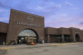 Lunds & Byerlys Downtown in USA, Minnesota | Meat,Dairy,Fruit & Vegetable - Country Helper
