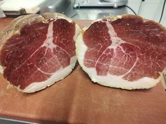 De Lorenzi Butcher's Shop in Italy, Lombardy | Meat - Country Helper