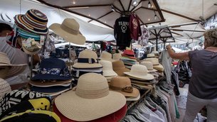 Stadium Market in Italy, Veneto | Shoes,Clothes,Accessories - Country Helper