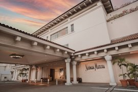 Neiman Marcus in USA, Hawaii | Clothes - Country Helper