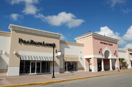 Orlando Outlet Marketplace in USA, Florida | Shoes,Clothes,Handbags,Swimwear,Sportswear,Accessories,Jewelry - Country Helper