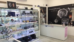 Outlet Orologi in Italy, Lombardy | Watches - Country Helper