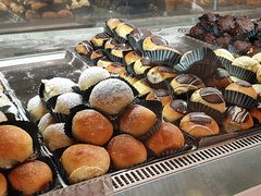 Poppella Pastry Shop in Italy, Campania | Baked Goods - Country Helper
