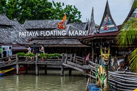 Pattaya Floating Market in Thailand, Eastern Thailand | Herbs,Fruit & Vegetable,Organic Food,Natural Beauty Products,Spices - Country Helper