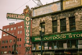 Portland Outdoor Store in USA, Oregon | Clothes - Country Helper