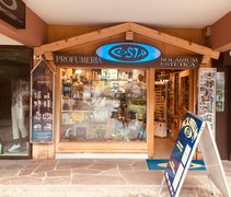Costa Perfumery in Italy, Trentino-South Tyrol | Fragrance - Country Helper