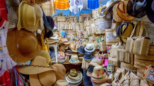 Straw Market in Bahamas, New Providence Island | Clothes,Handbags,Sportswear,Herbs,Fruit & Vegetable,Organic Food,Fragrance,Accessories - Country Helper