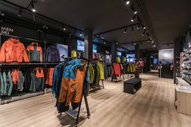 Salomon Store Barcelona in Spain, Catalonia | Sportswear - Country Helper