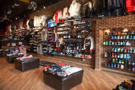 Succezz in USA, Illinois | Shoes,Clothes - Country Helper