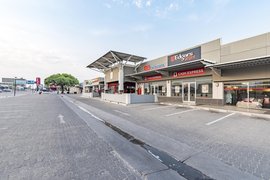 Town Square Mall in Namibia, Central | Shoes,Clothes,Handbags,Sporting Equipment,Sportswear,Accessories - Country Helper