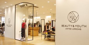 United Arrows Roppongi Hills in Japan, Kanto | Shoes,Clothes,Accessories - Country Helper