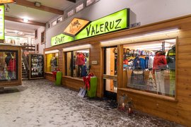 Valeruz Sport in Italy, Trentino-South Tyrol | Sportswear - Country Helper