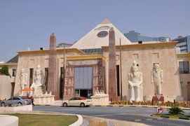 Wafi Mall in United Arab Emirates, Abu Dhabi Region | Gifts,Home Decor,Shoes,Clothes,Handbags,Watches,Accessories,Travel Bags - Country Helper