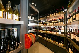 Wine Shop Sommelier | Wine - Rated 4.5