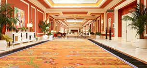 Wynn Plaza in USA, Nevada | Shoes,Clothes,Cosmetics,Watches,Accessories,Jewelry - Country Helper