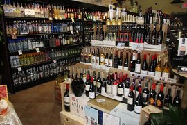 Liquoreria Wine Shop in Italy, Lombardy | Wine,Spirits - Country Helper