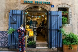 Three Windows in France, Provence-Alpes-Cote d'Azur | Souvenirs - Country Helper