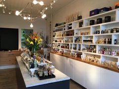 Twisted Lily in USA, New York | Fragrance - Country Helper